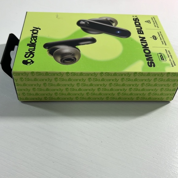 Never been used Skullcandy smokin buds - Picture 3 of 4